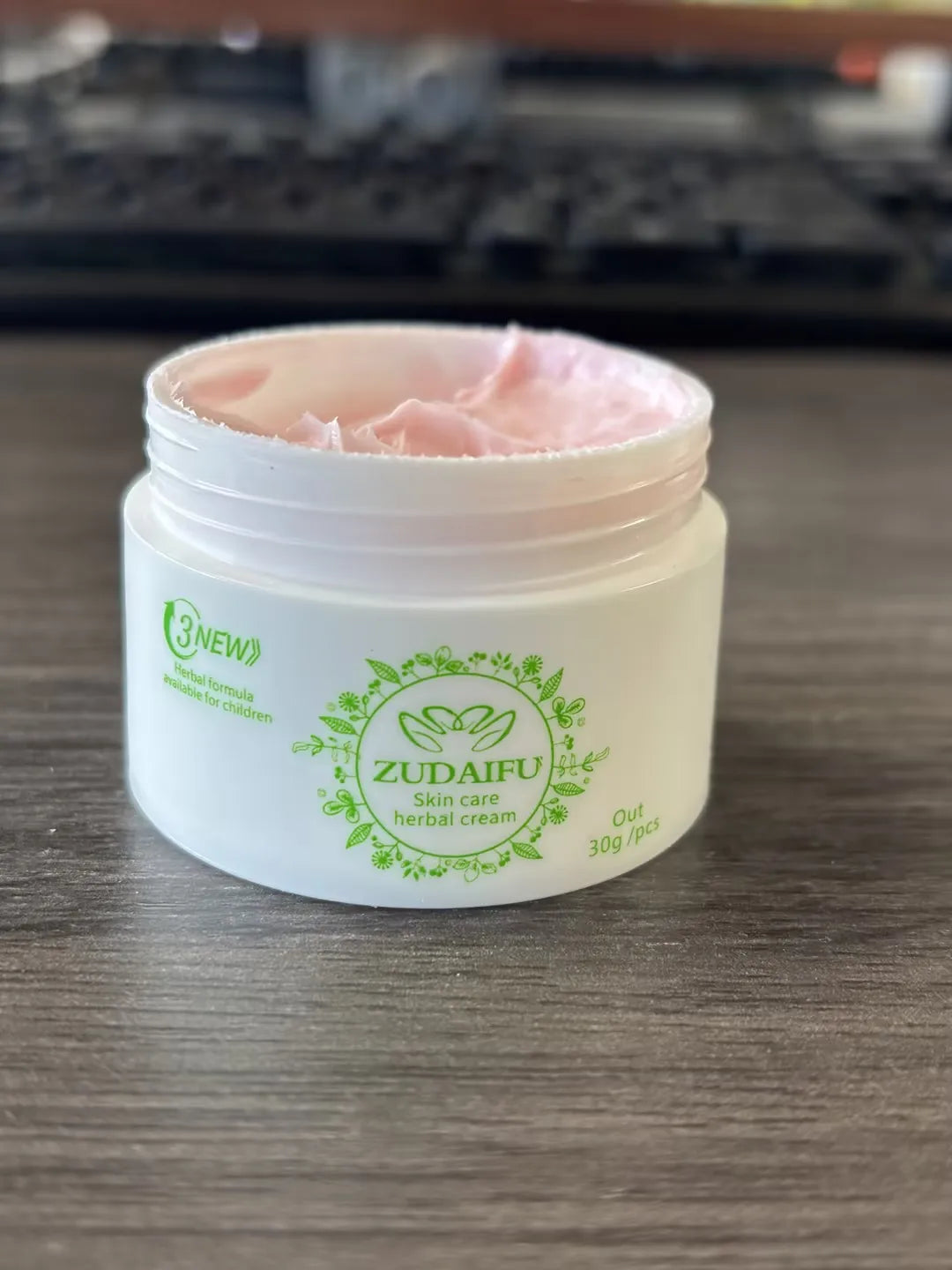 Yiganerjing Herbal Body Lotion With Nourishing And Oil Control Properties